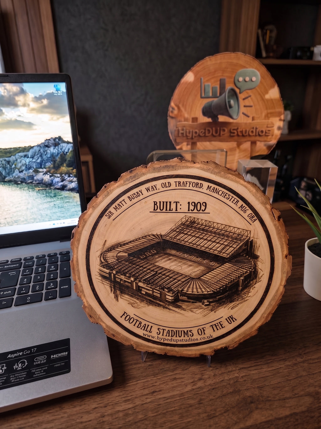 Log Slice Football Stadium (Old Trafford) Home & Office Decor. 15cm diameter